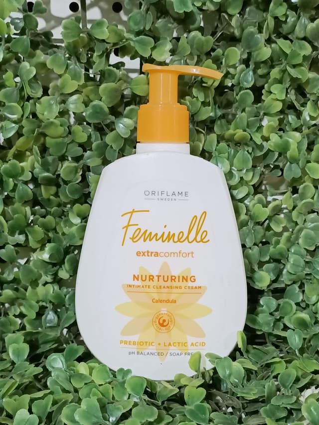 A Deep Dive into Oriflame's Feminelle Intimate Wash